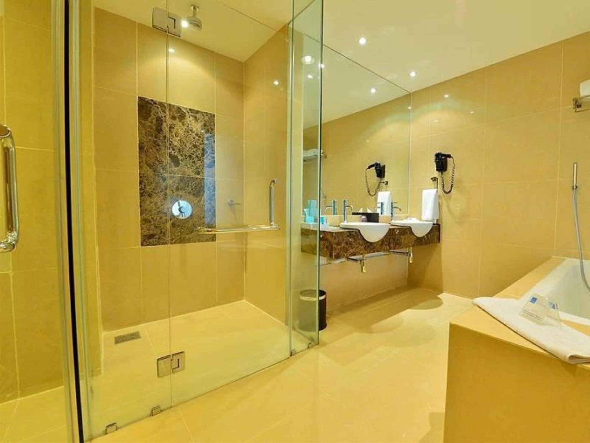 The Klagan Regency 1Borneo Hotel Kota Kinabalu Kültér fotó